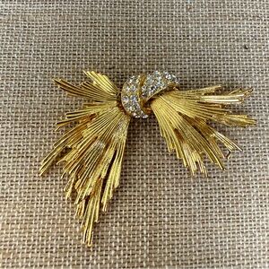 Vintage Gold Tone Brooch With Pave Crystals Attr To Givenchy Unmarked